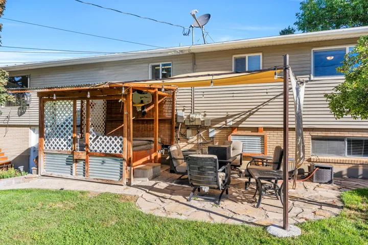 Outdoor entertaining area