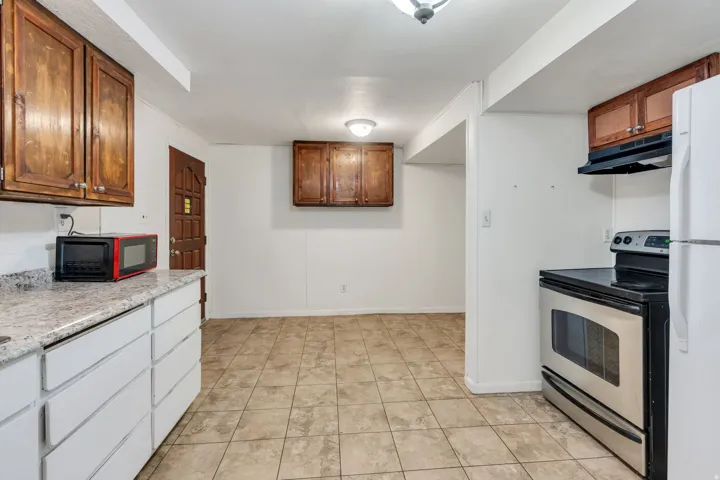 Room for dining area in basement kitchen