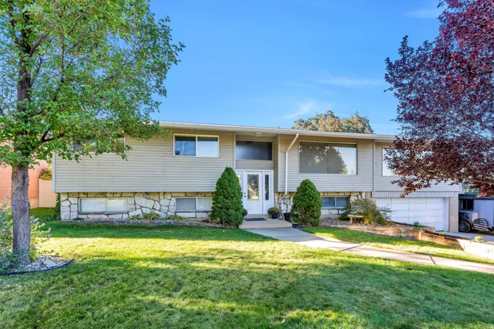 Split-entrance home in southeast Provo