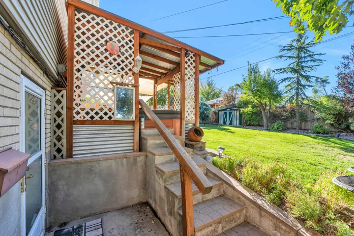 Covered hot tub area