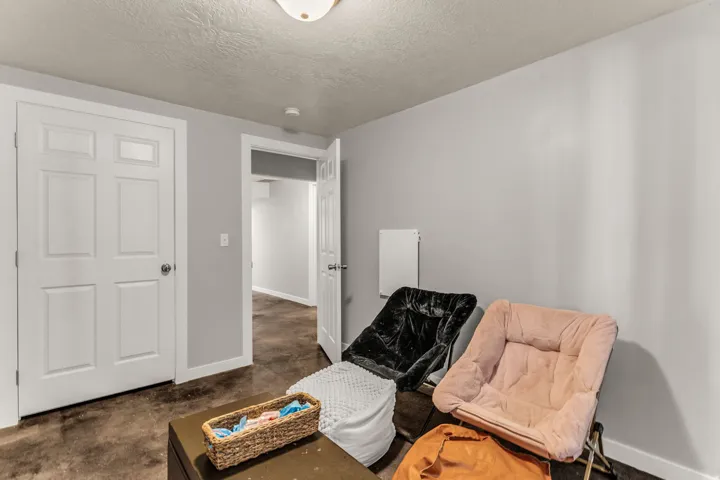 Neutral wall color