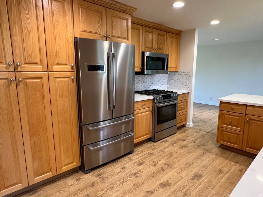 Updated kitchen with all matching high-quality, Bosch appliances