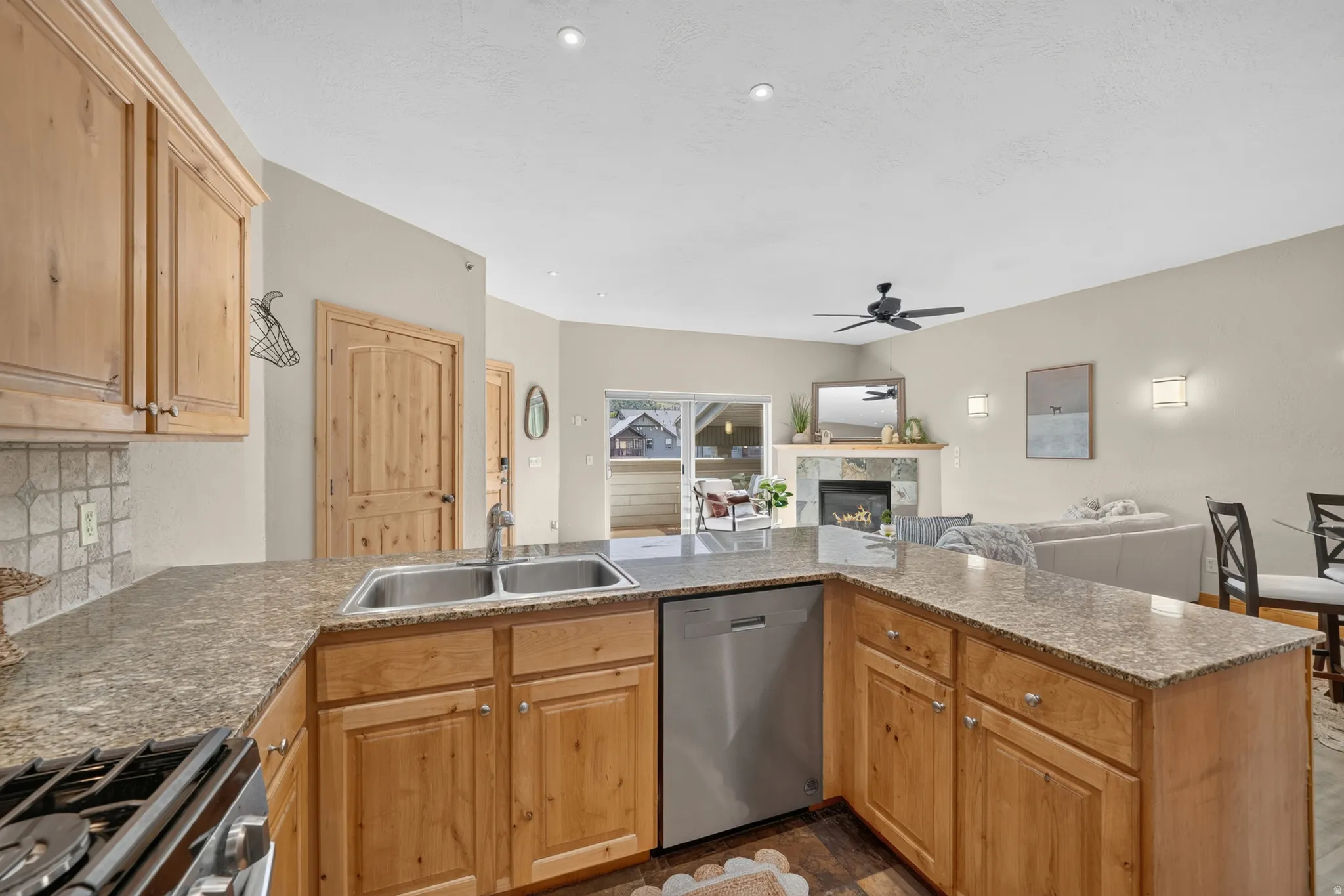 Open floorpan great for entertaining :)