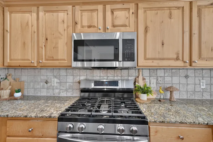 Gas stove