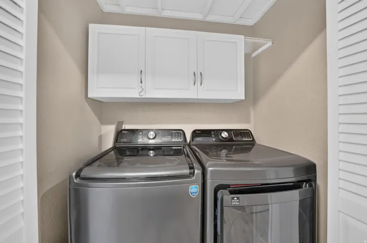 Washer & Dryer included
