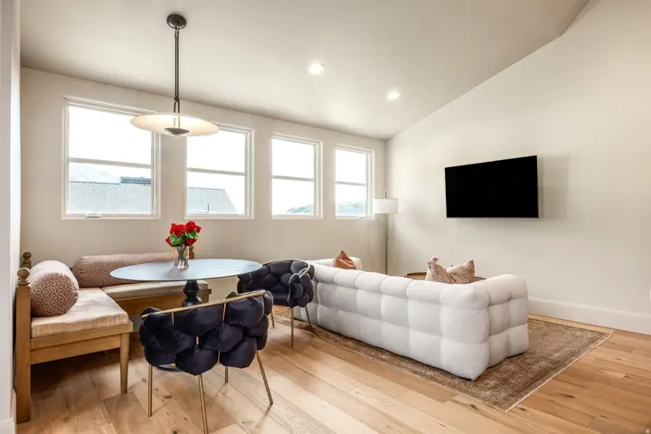 10188 S Dimple Dell Ln, Sandy, Utah 84092