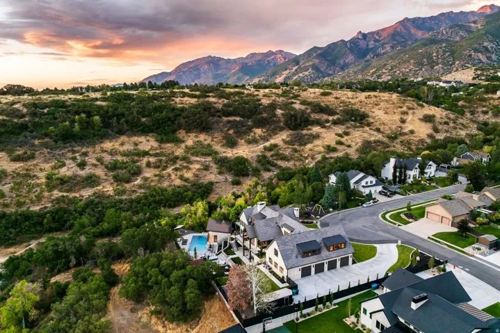 10188 S Dimple Dell Ln, Sandy, Utah 84092
