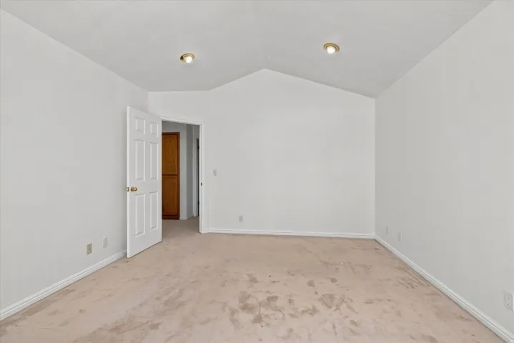 Vaulted ceiling with recessed lighting