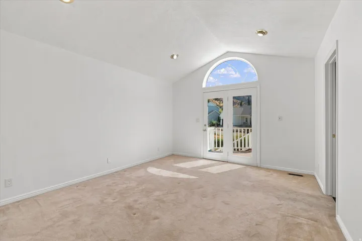 Vaulted ceiling with recessed lighting