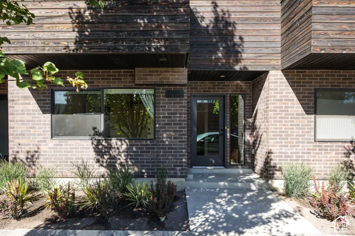 824 S West Temple #b, Salt Lake City, Utah 84101