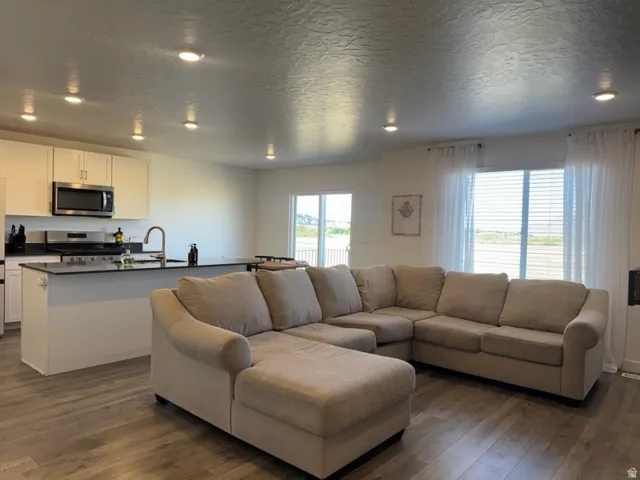 1206 W Hidden Spring Dr, Santaquin, Utah 84655