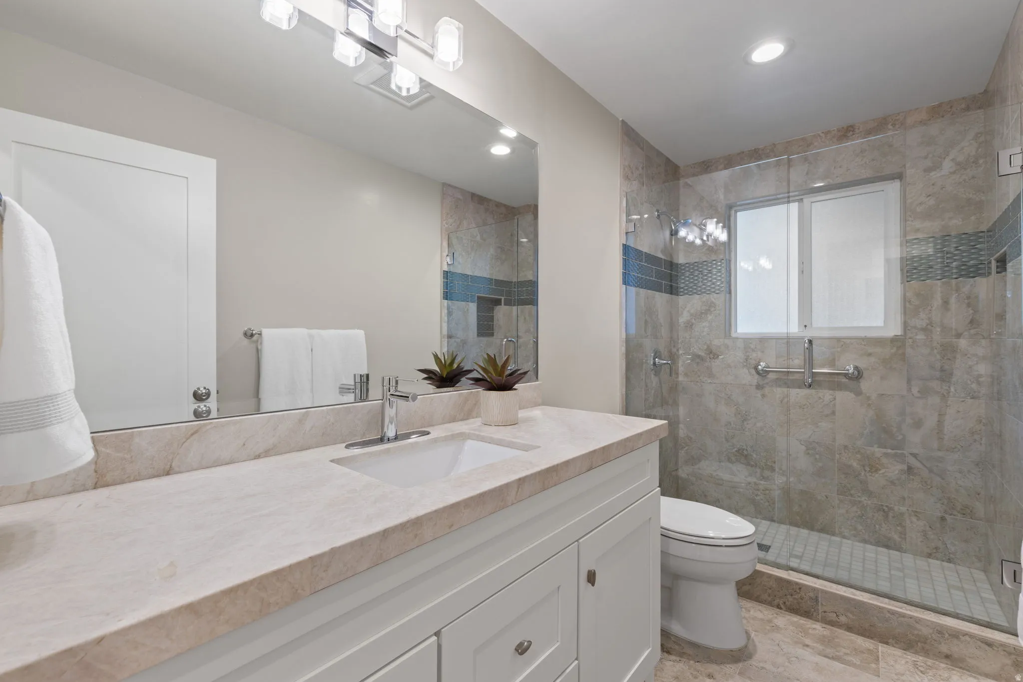 Main Level Bathroom #2