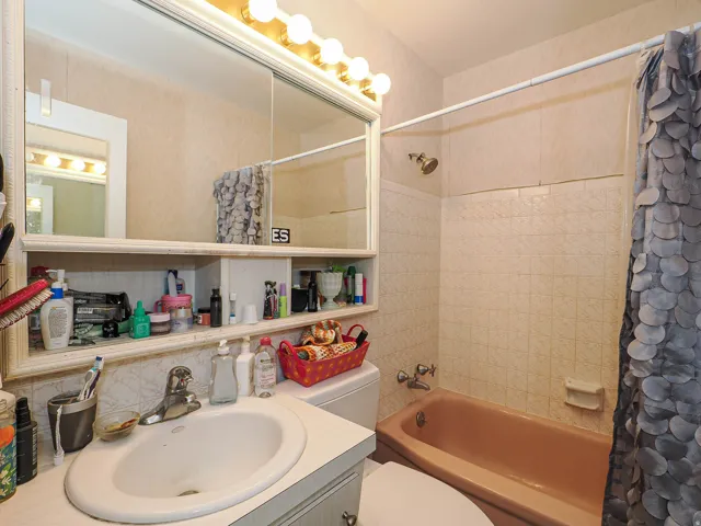 2nd bathroom.