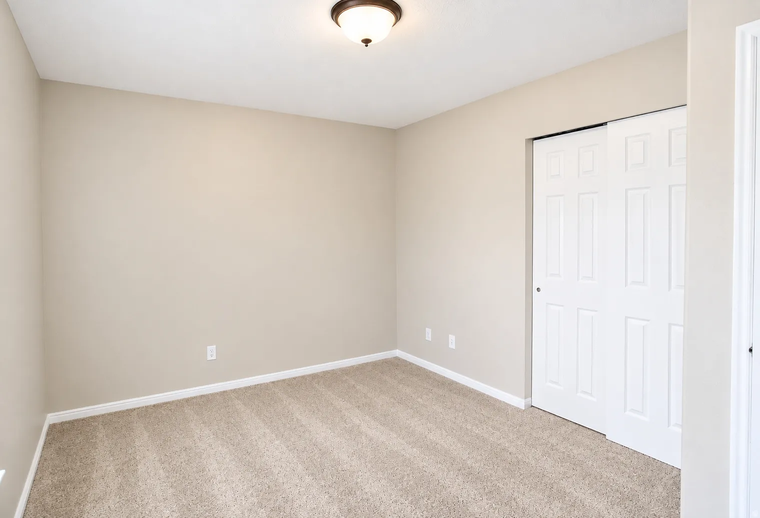 Guest bedroom