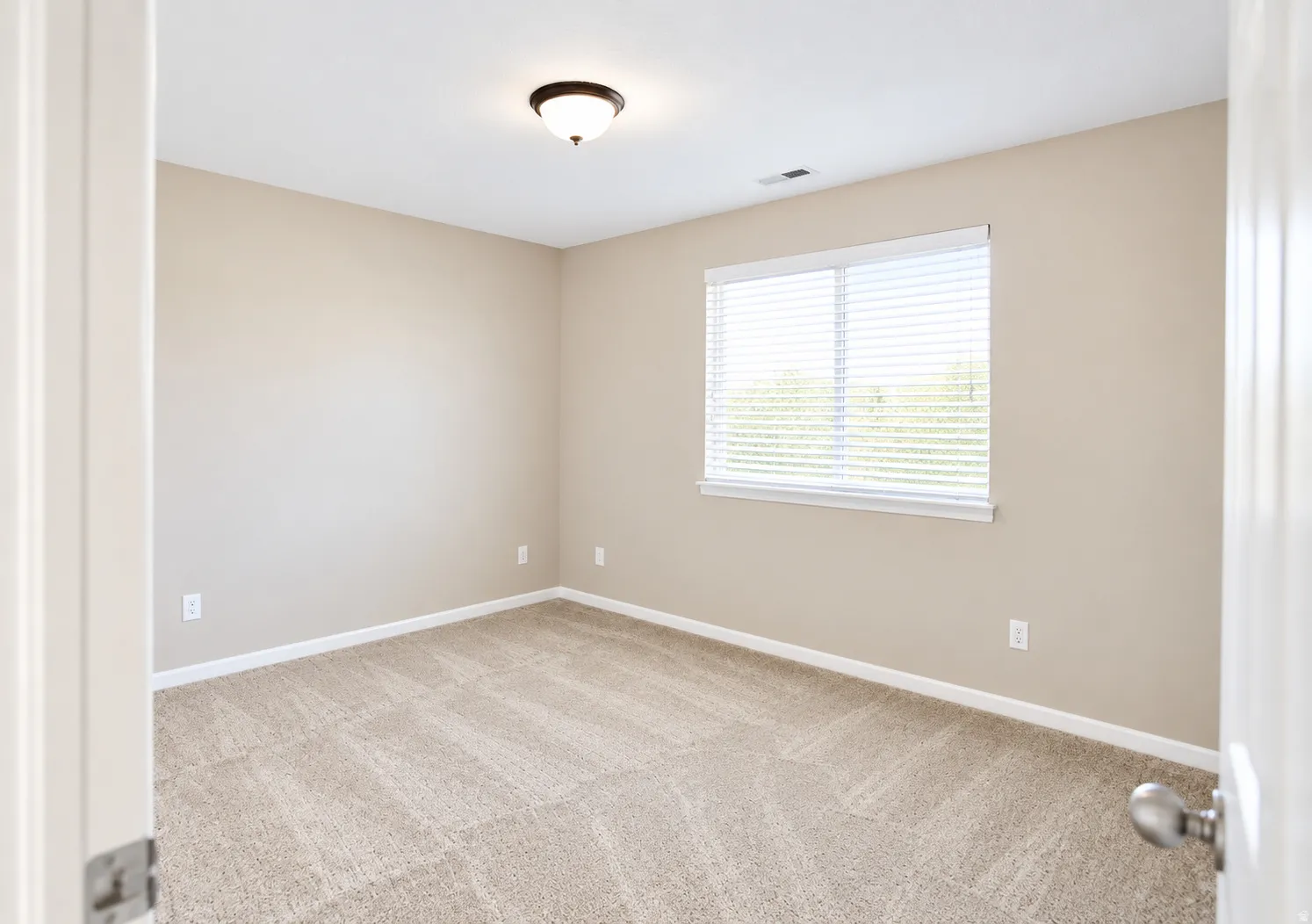 Guest bedroom