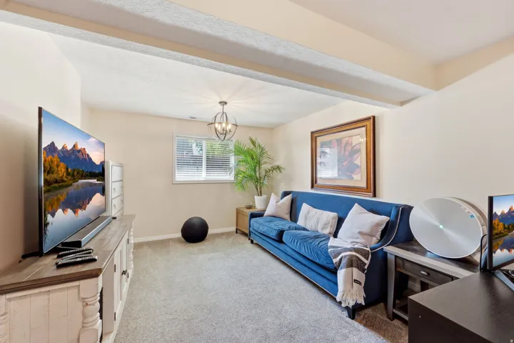 5375 W Saguaro Dr, West Jordan, Utah 84081