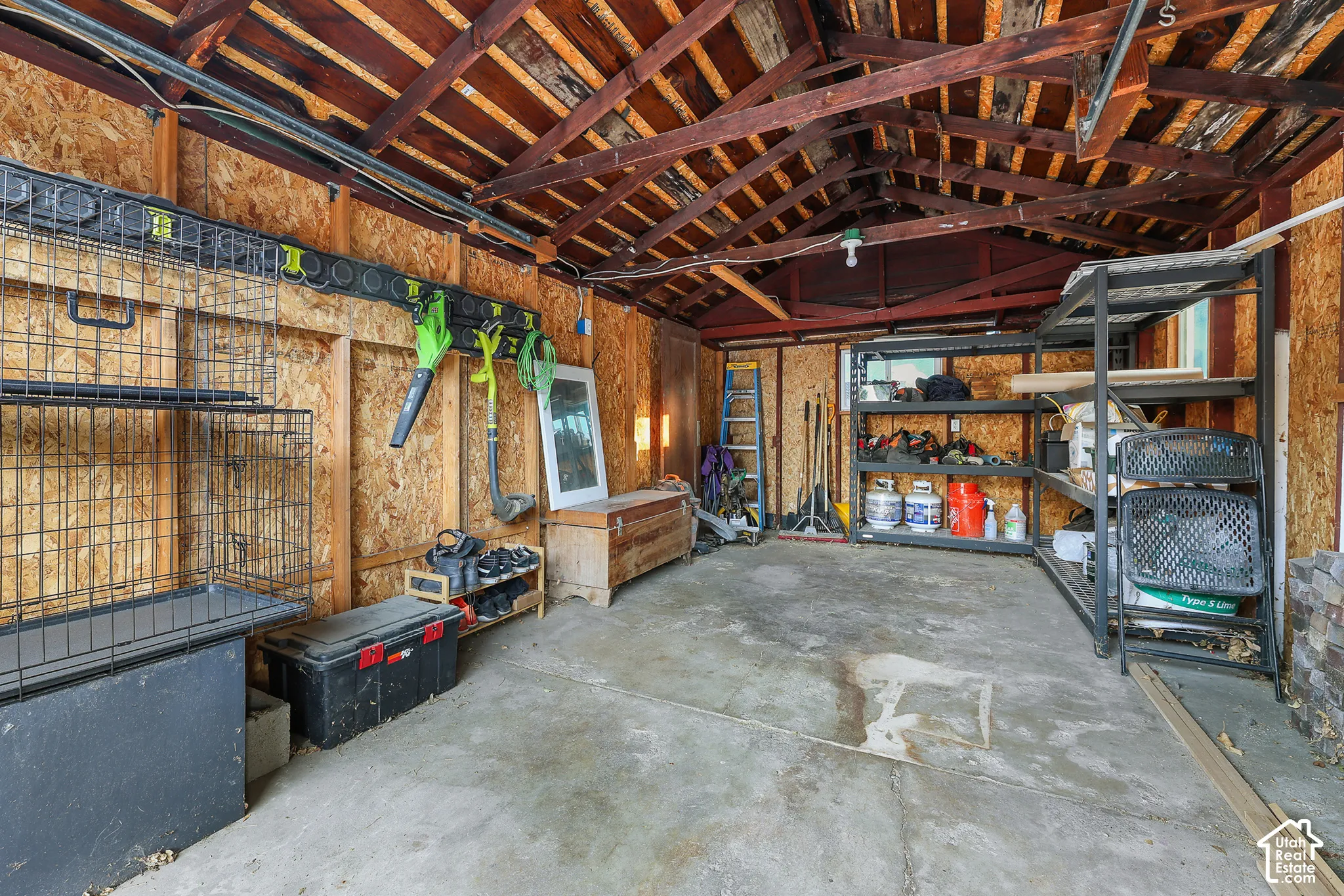 Detached garage