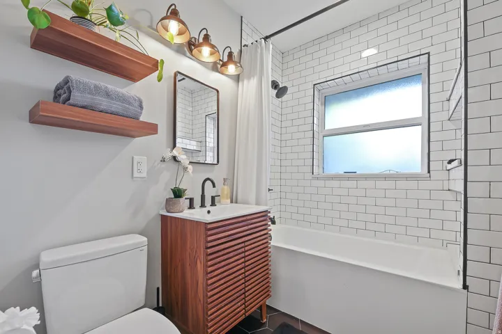 Remodeled Full Bathroom