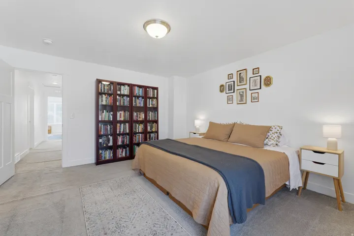 White walls with neutral carpeting