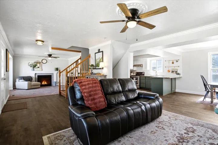 New LVP throughout most of the main floor