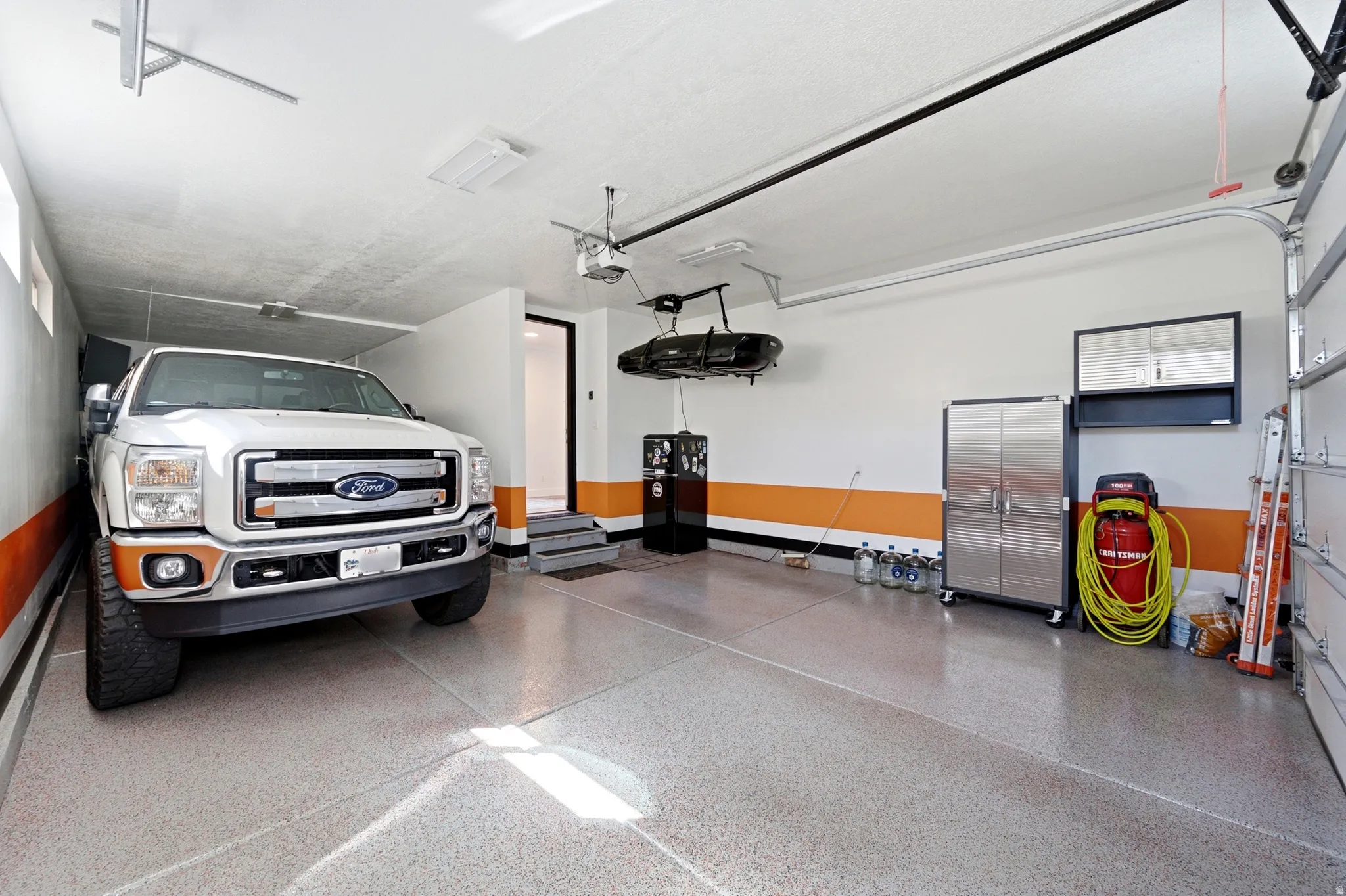 3-car garage (3rd bay is tandem)