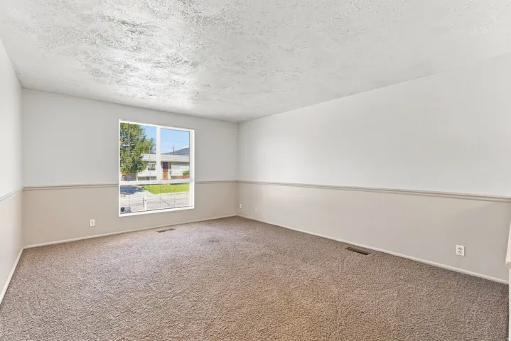 111 W 400 S, Kaysville, Utah 84037