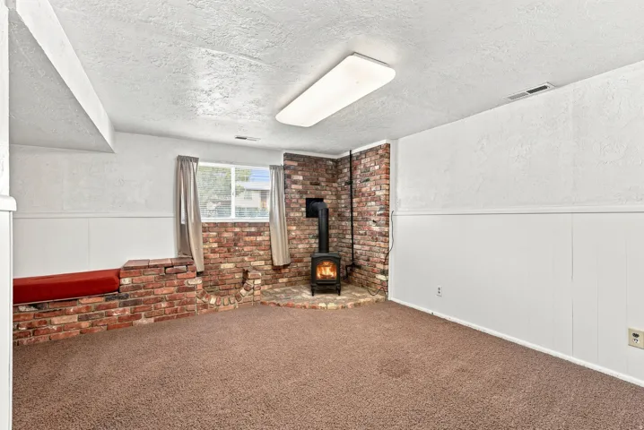 111 W 400 S, Kaysville, Utah 84037