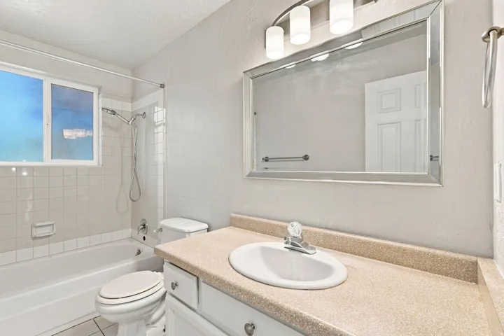 111 W 400 S, Kaysville, Utah 84037