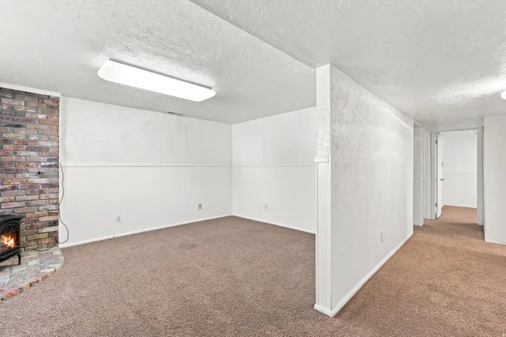 111 W 400 S, Kaysville, Utah 84037