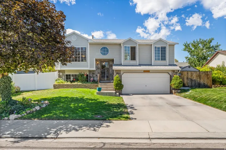 Beautifully maintained home in a well kept neighborhood.