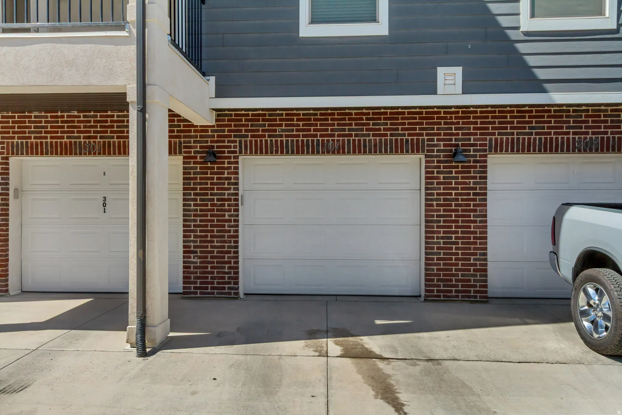 One car garage with direct access to your condo living space.