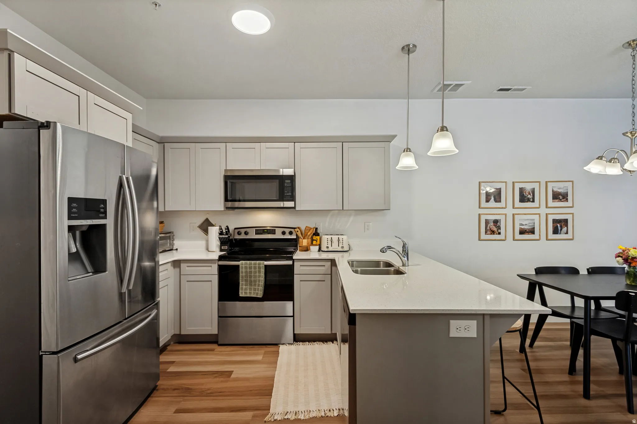 This functional kitchen is perfect for cooking and entertaining!