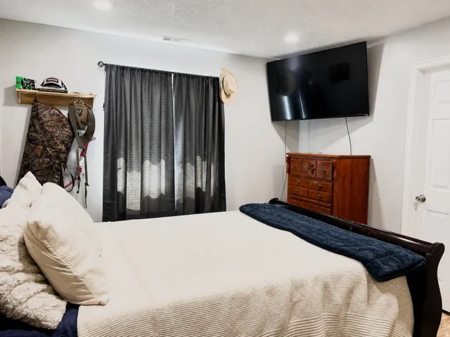 Recessed lighting and a wall-mounted television