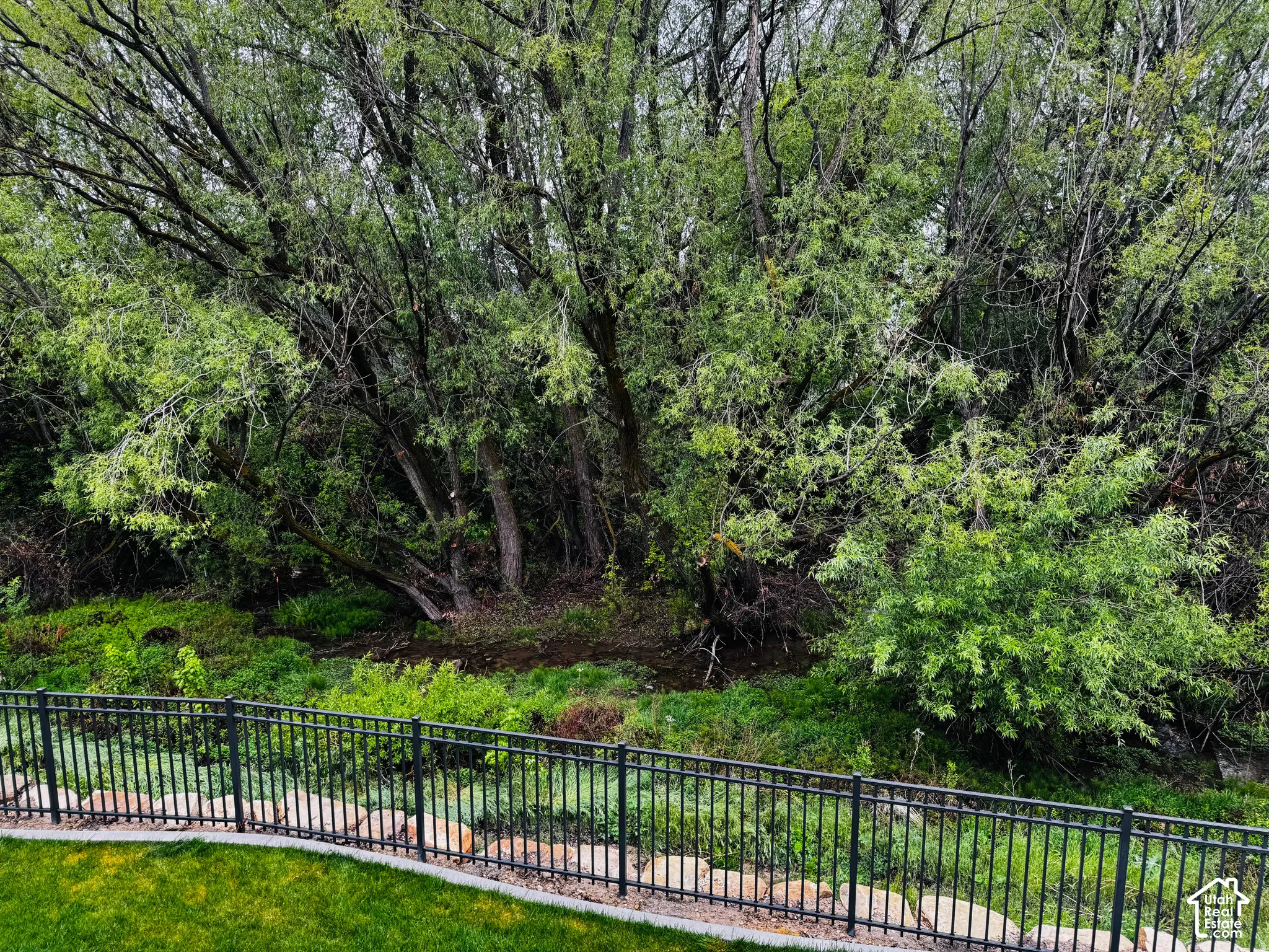 Greenwood Creek-Private Backyard