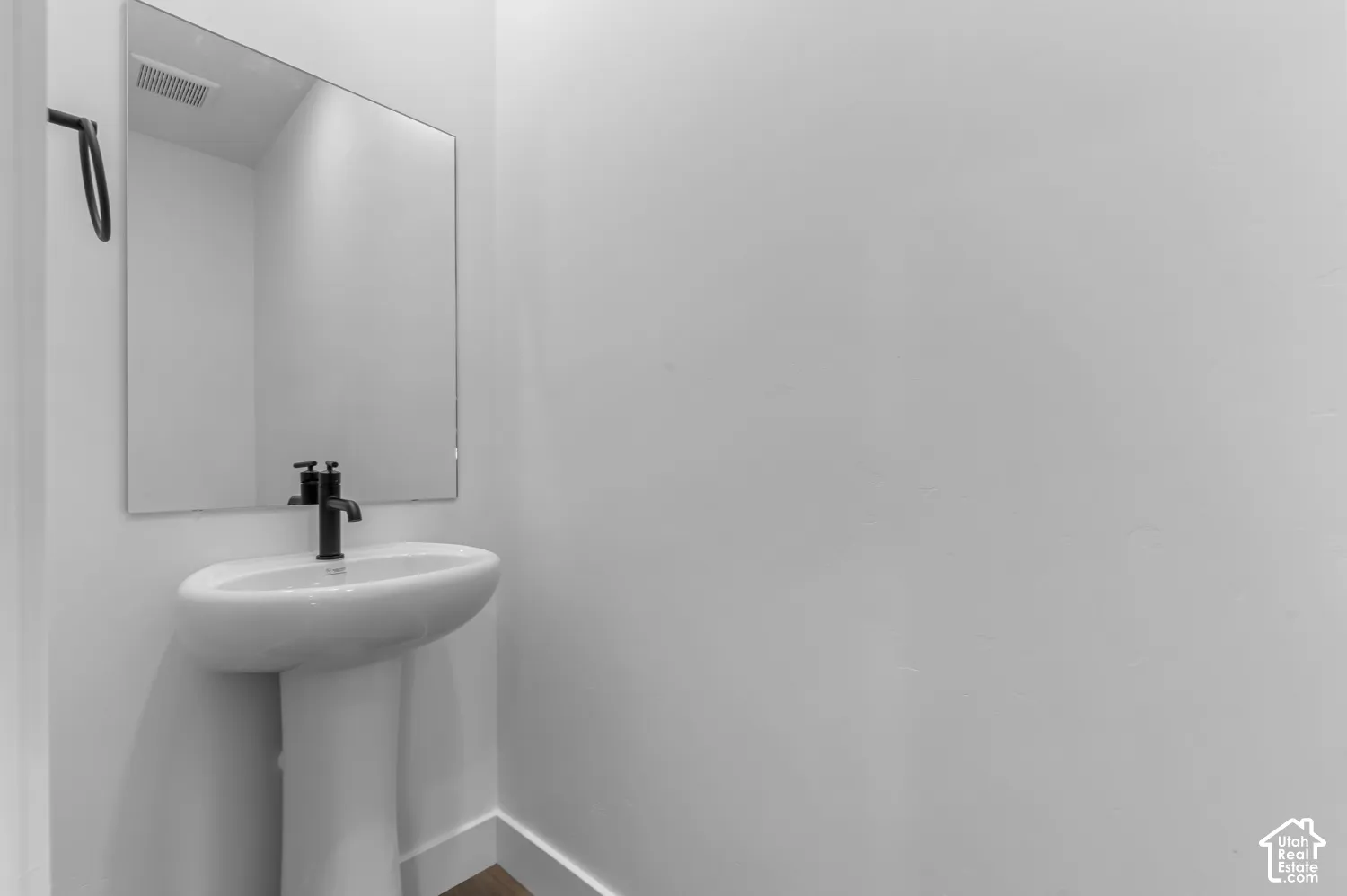 Picture of model Harmony, not of current listing.