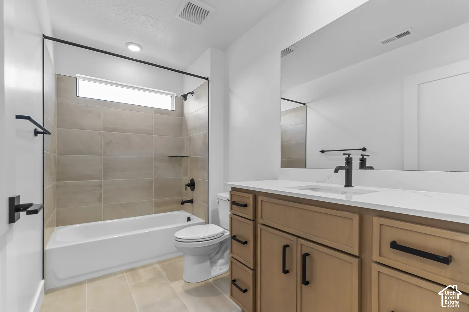 Picture of model Harmony, not of current listing.