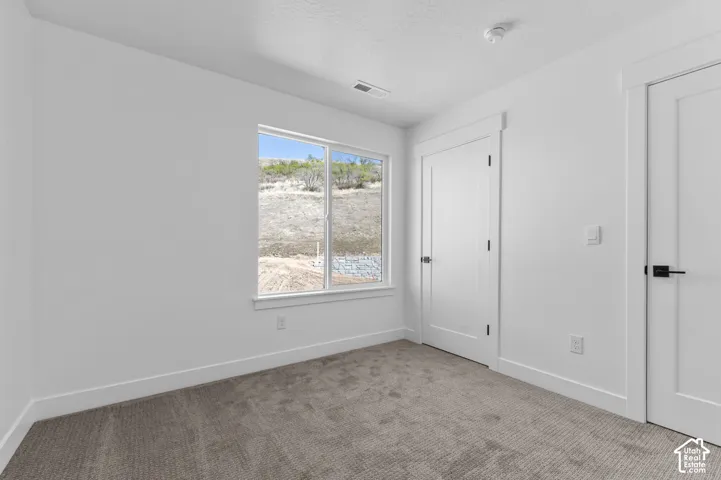 Picture of model Harmony, not of current listing.