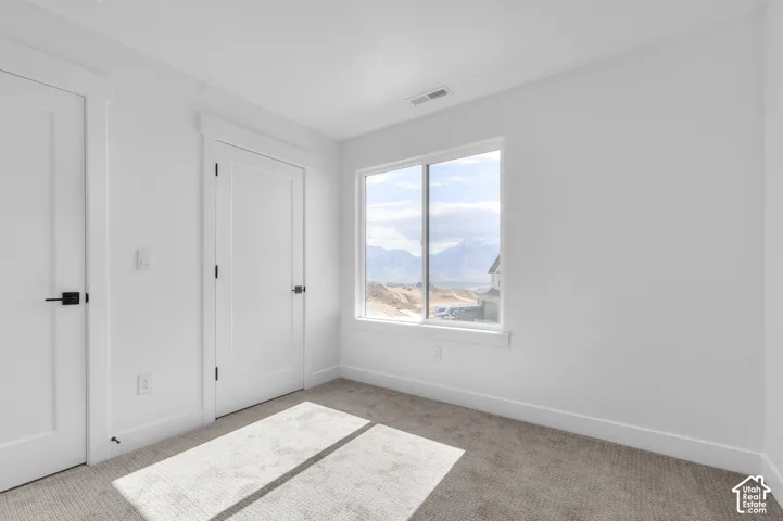 Picture of model Harmony, not of current listing.