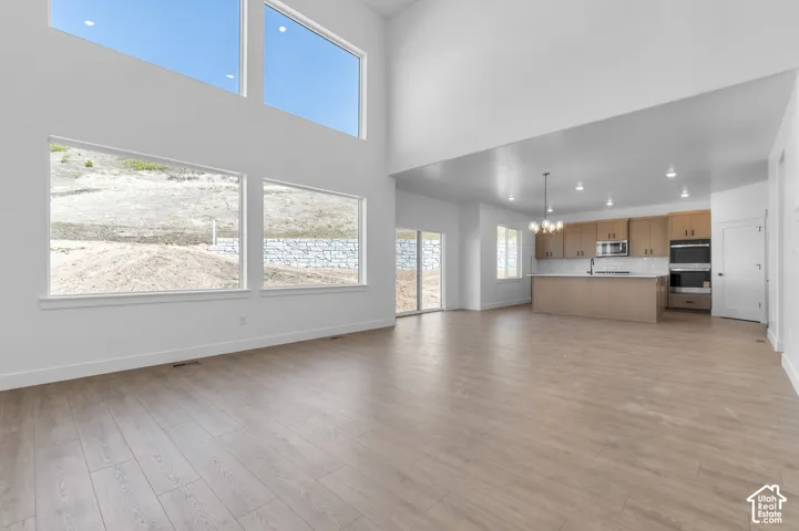 Picture of model Harmony, not of current listing.