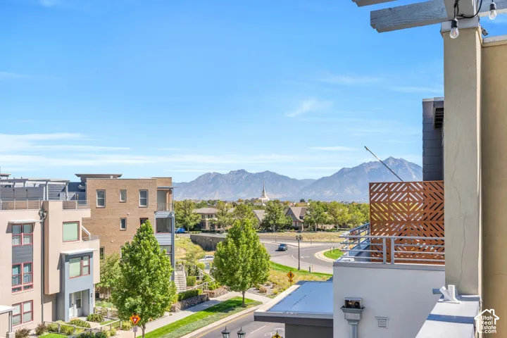 Mountain backdrop and neighborhood scenery