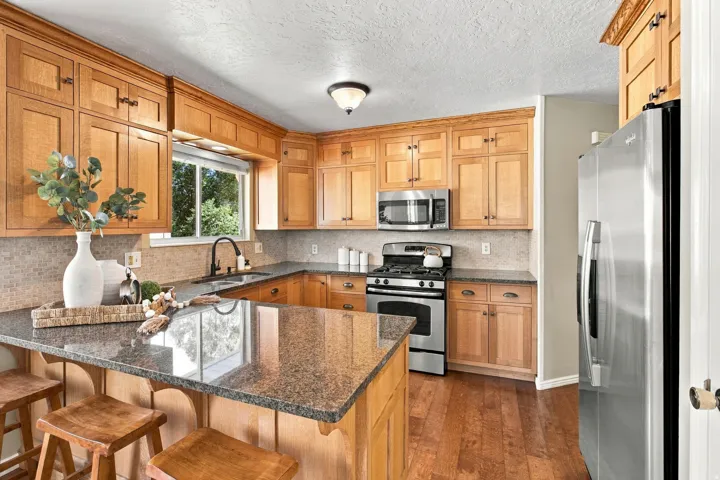 718 N Murdock Dr, Pleasant Grove, Utah 84062
