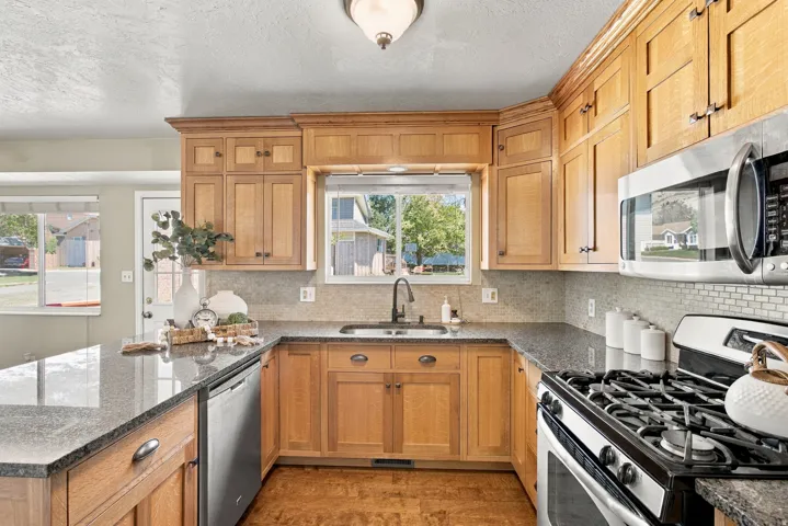 718 N Murdock Dr, Pleasant Grove, Utah 84062