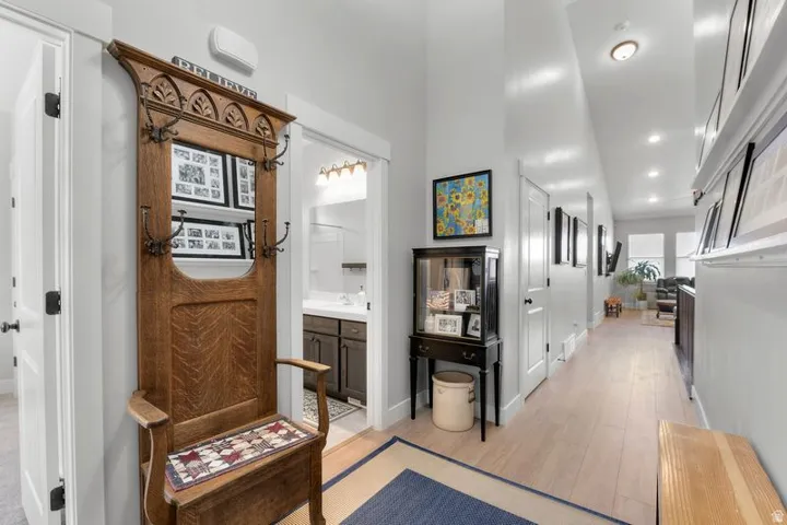 72 W Parkside Loop, Elk Ridge, Utah 84651