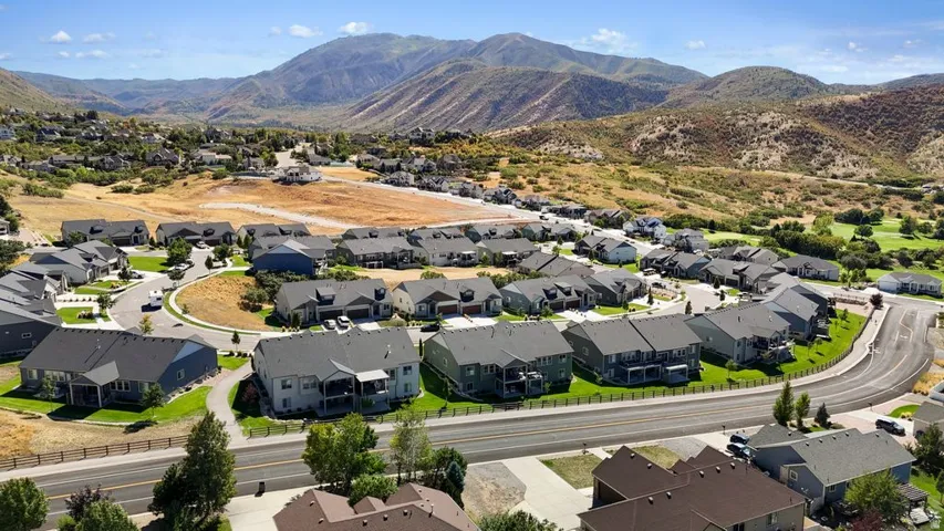72 W Parkside Loop, Elk Ridge, Utah 84651