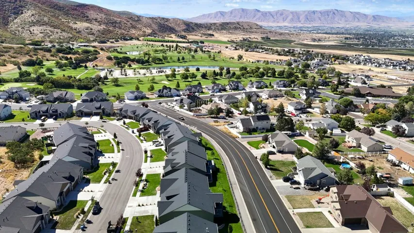 72 W Parkside Loop, Elk Ridge, Utah 84651