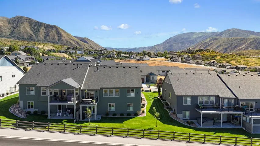 72 W Parkside Loop, Elk Ridge, Utah 84651