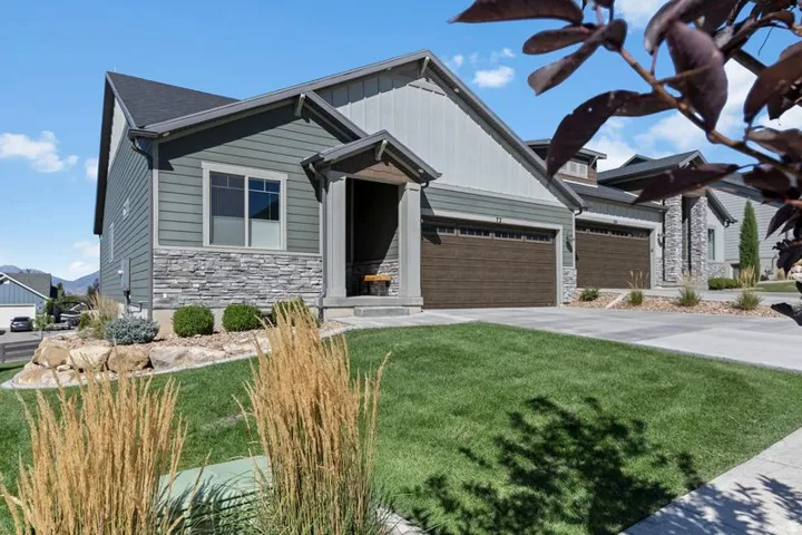 72 W Parkside Loop, Elk Ridge, Utah 84651