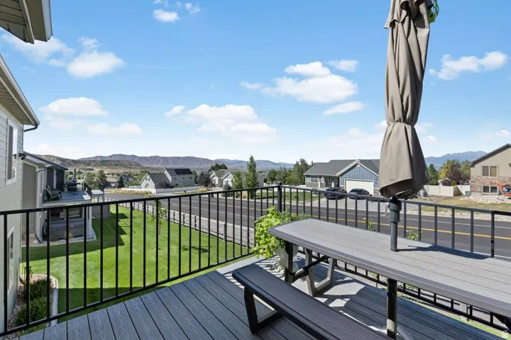 72 W Parkside Loop, Elk Ridge, Utah 84651