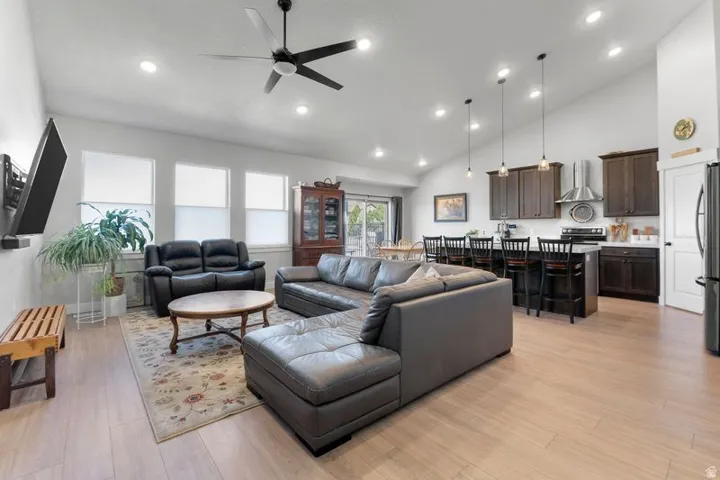 72 W Parkside Loop, Elk Ridge, Utah 84651
