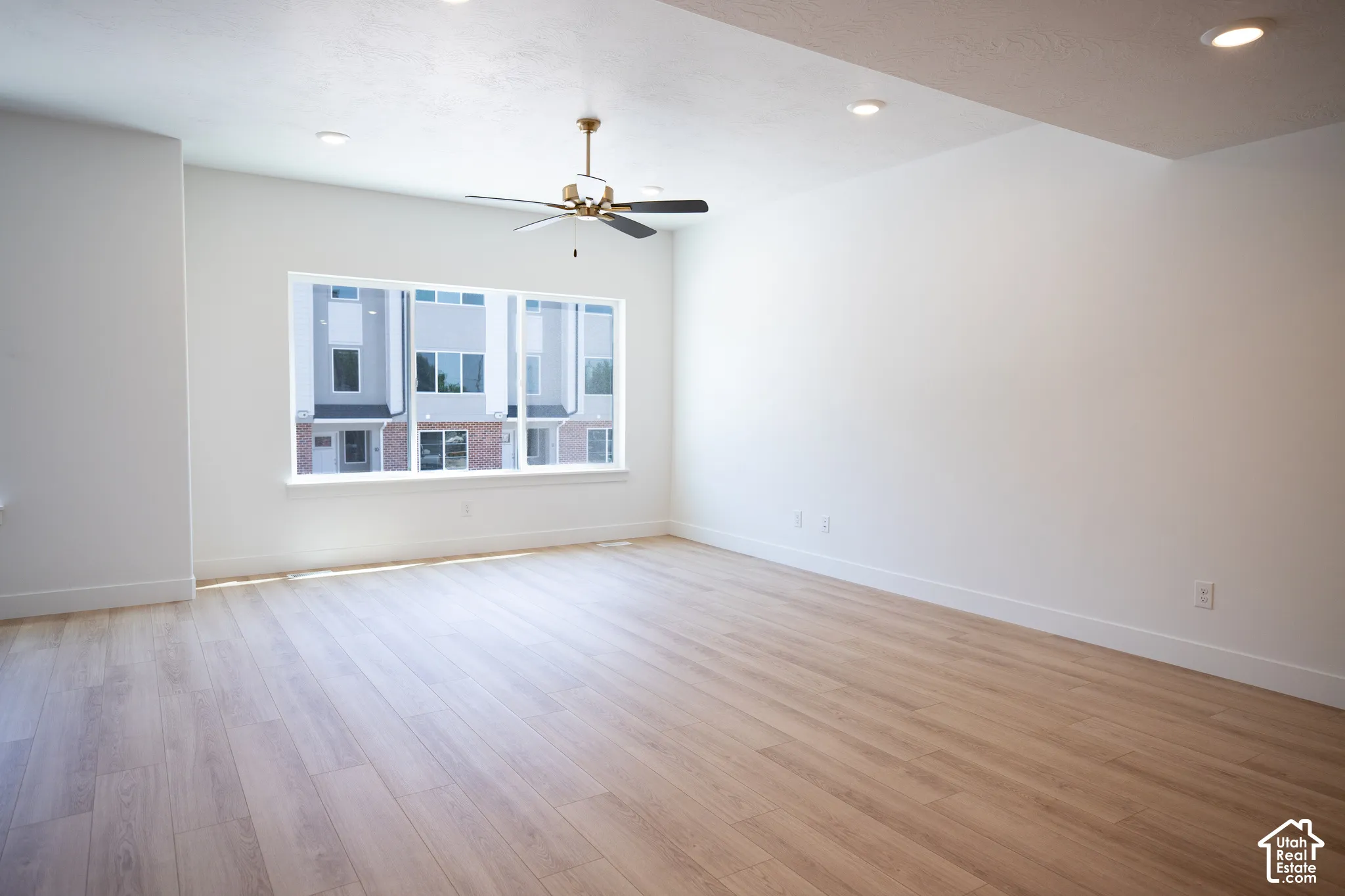Spacious living room